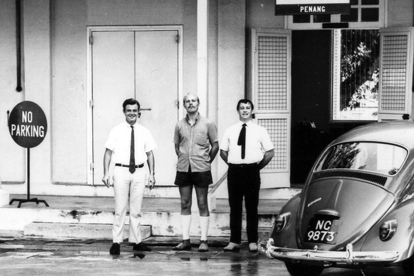  (Penang CI Det c.1969 ) L-R : Bob Boothman, Nik Collett, Barry Houldin. 