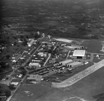  RNAS Sembawang & HMS Simbang 1970. HMS Simbang, HQ 3 Cdo Bde is in the foreground at the Y junction. 